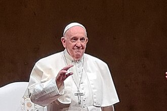 https://commons.wikimedia.org/wiki/File:JMJ_Lisboa_2023_papa_Francisco_3_(53088454582).jpg https://commons.wikimedia.org/wiki/File:JMJ_Lisboa_2023_papa_Francisco_3_(53088454582).jpg