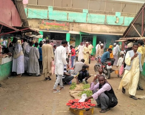 https://commons.wikimedia.org/wiki/File:Vegetable-market.jpg